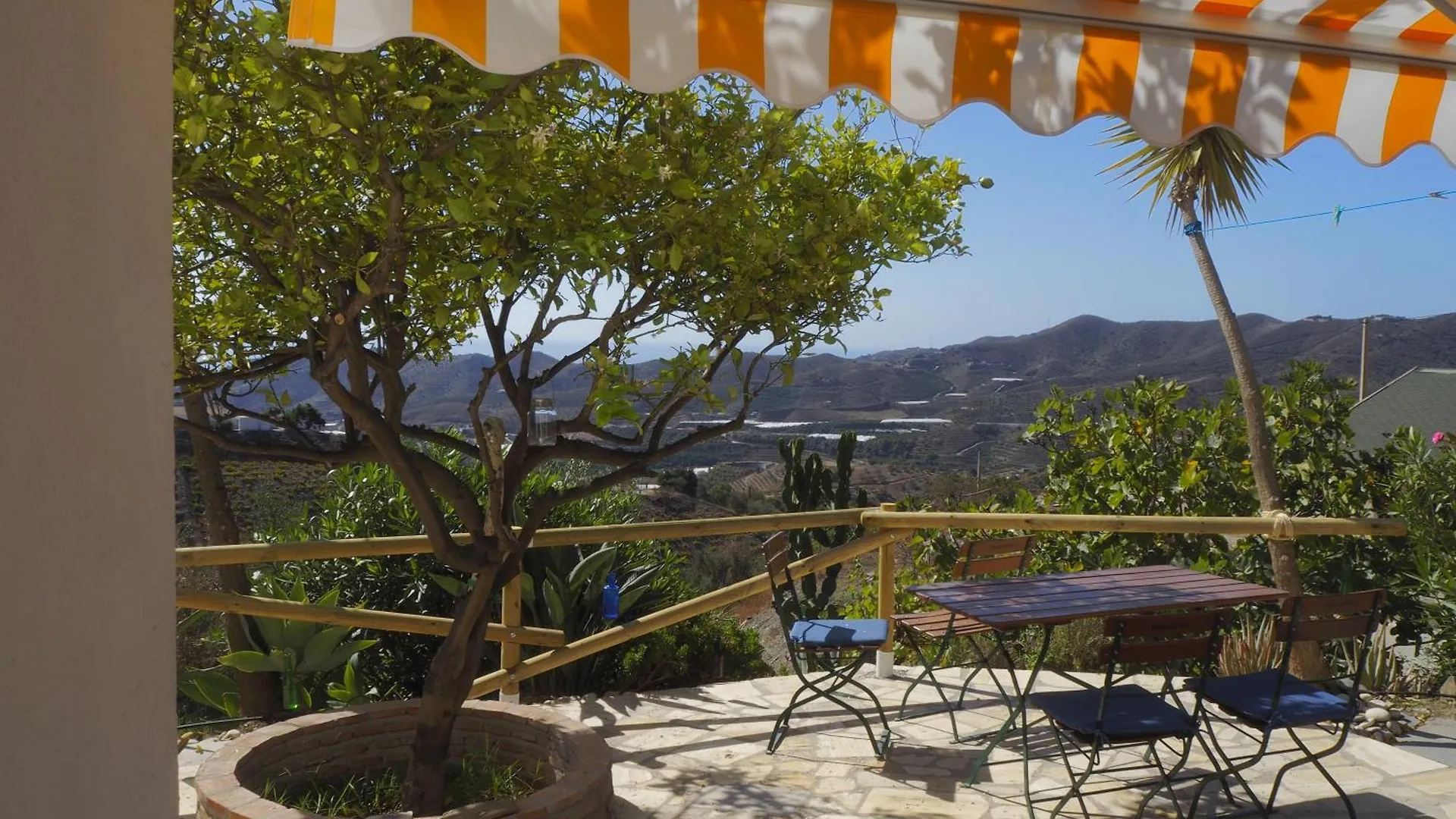 Casa Feliz Villa Iznate Spain